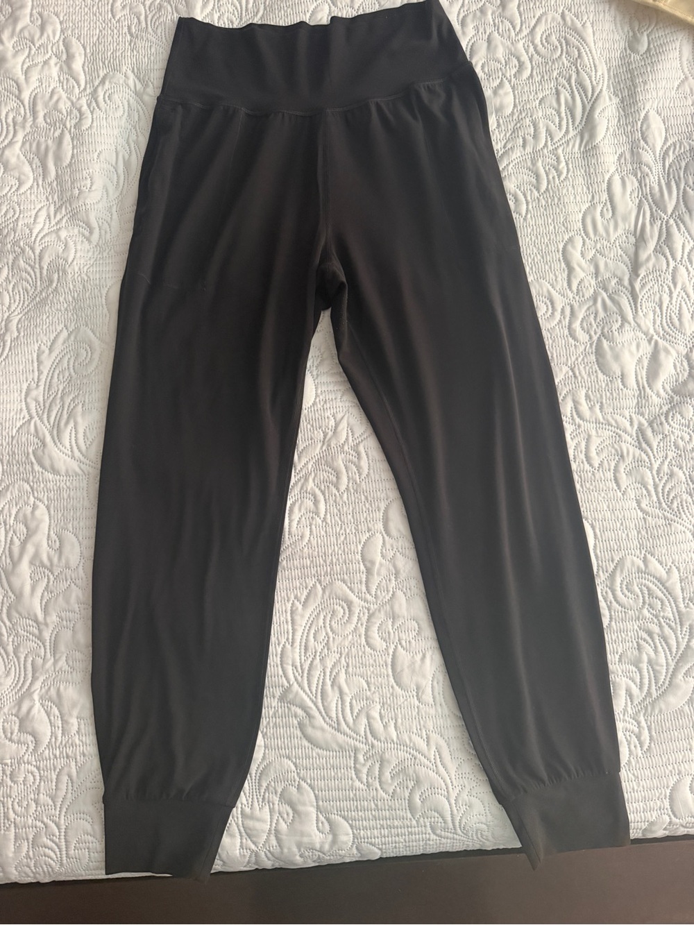 Athleta Black Salutation Joggers - Size M